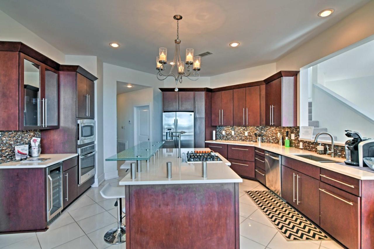 Gorgeous Ocean Springs Waterfront Home With Dock! Exterior photo